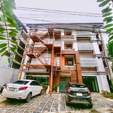 Tjr Boutique Hotel Chiang Mai Exterior photo
